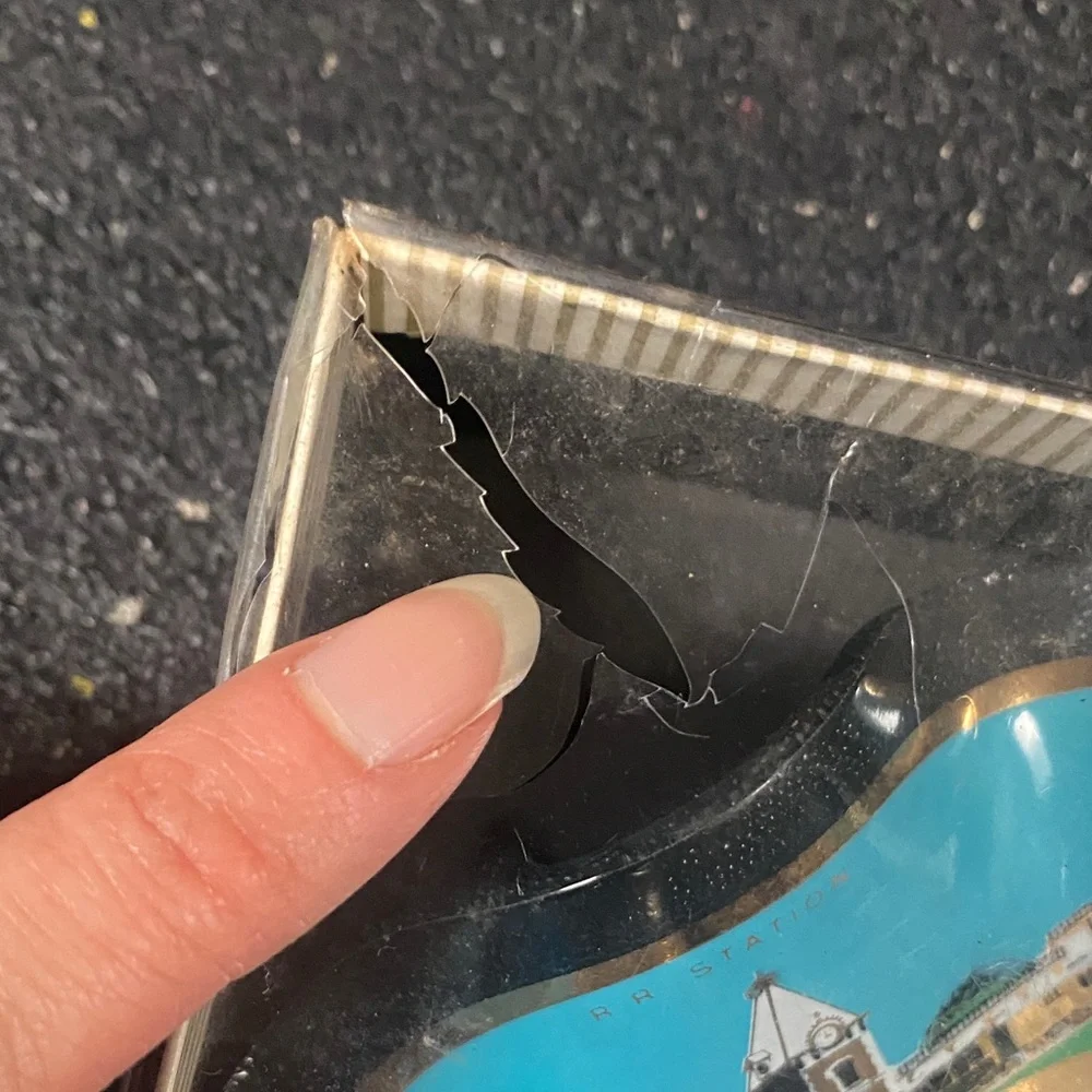 Vintage 70s Disneyland Souvenir Plate - Picture 4 of 5